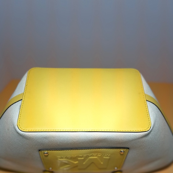 Michael Kors Canvas Bag~NWOT - Picture 7 of 11